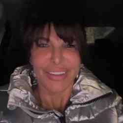 Single Arab woman in Ottawa, ON, Canada