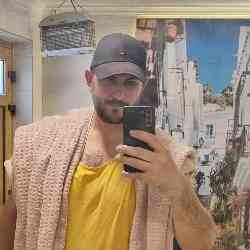 Single Arab man in Homs‎, سوريا, Syria