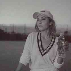 Single Arab woman in Chicago, IL, United States