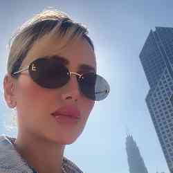 Single Arab woman in Dubai, United Arab Emirates, United Arab Emirates