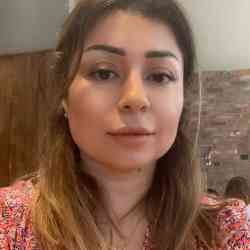 Single Arab woman in London, UK, United Kingdom