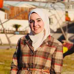 Single Arab woman in Los Alamitos, California, United States