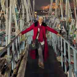 Single Arab woman in Birmingham, UK, United Kingdom