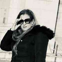 Single Arab woman in New York, نيويورك, United States