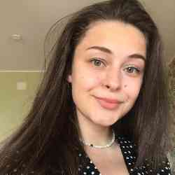 Single Arab woman in Chicago, IL, United States