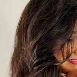 Single Arab woman in Nant, France, France