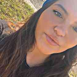 Single Arab woman in McAllen, TX, United States