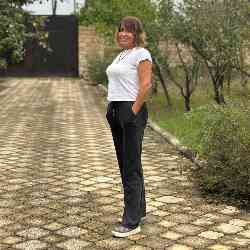 Single Arab woman in Bakı, Азербайджан, Azerbaijan