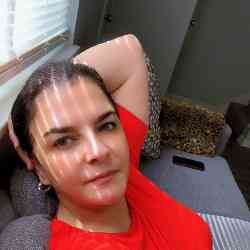 Single Arab woman in Cleveland, OH, United States