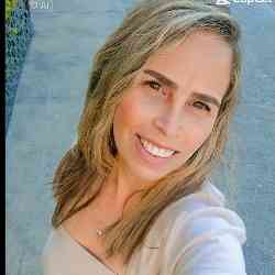 Single Arab woman in São Paulo, SP, Brazil