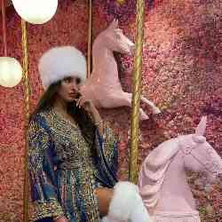 Single Arab woman in London, UK, United Kingdom