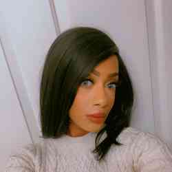 Single Arab woman in Boston, MA, United States