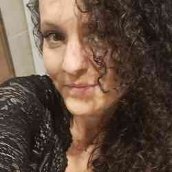 Single Arab woman in Bratislava, Slovensko, Slovakia