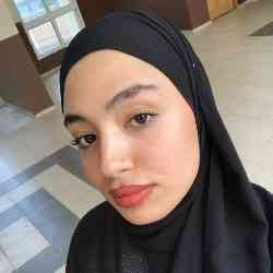 Single Arab woman in Dubai, United Arab Emirates, United Arab Emirates