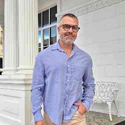 Single Arab man in Philadelphia, Pennsylvania, United States