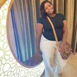 Single Arab woman in Sharjah, United Arab Emirates, United Arab Emirates