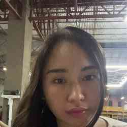 Single Arab woman in Davao City, Davao del Sur, Philippines