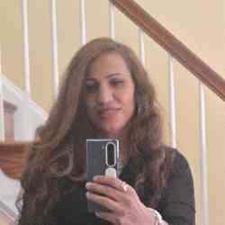 Single Arab woman in Bethesda, MD, United States