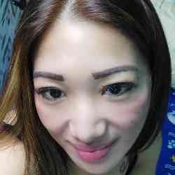 Single Arab woman in Dubai, United Arab Emirates, United Arab Emirates