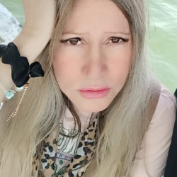 Single Arab woman in Erie, MI, United States