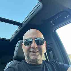 Single Arab man in Orlando, FL, United States