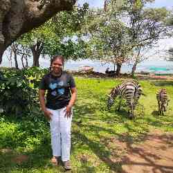 Single Arab woman in Nairobi, Kenya, Kenya