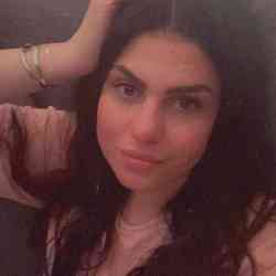 Single Arab woman in Nottingham, UK, United Kingdom