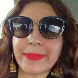 Single Arab woman in Washington D.C., DC, United States