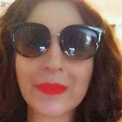 Single Arab woman in Washington D.C., DC, United States