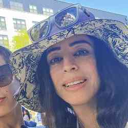 Single Arab woman in National Harbor, MD, United States