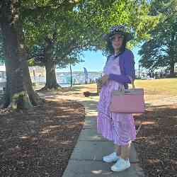 Single Arab woman in National Harbor, MD, United States