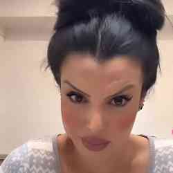 Single Arab woman in Paris, France, France