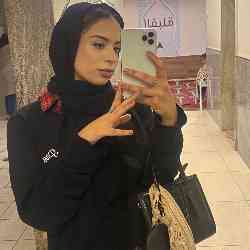 Single Arab woman in Manchester, UK, United Kingdom