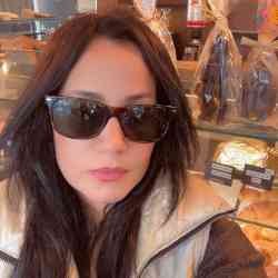 Single Arab woman in Chambéry, France, France