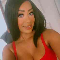 Single Arab woman in Boston, MA, United States