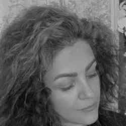 Single Arab woman in مسقط, Oman, Oman