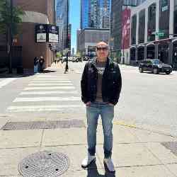 Single Arab man in Niles, Illinois, United States
