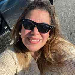 Single Arab woman in Charlotte, NC, United States