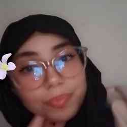 Single Arab woman in Algiers, Algeria, Algeria