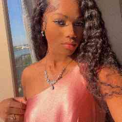 Single Arab woman in Miami, FL, United States