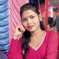Single Arab woman in Bhubaneswar Pur, Odisha, India