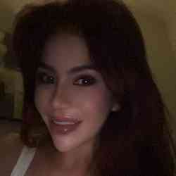 Single Arab woman in Los Angeles, CA, United States