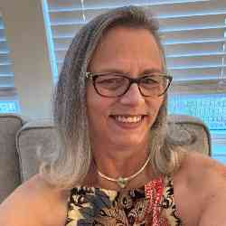 Single Arab woman in Jacksonville Beach, FL, United States