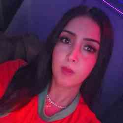 Single Arab woman in London, England, United Kingdom