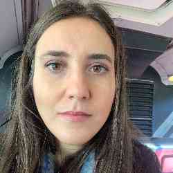 Single Arab woman in Toronto, ON, Canada