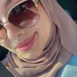 Single Arab woman in Jacksonville, FL, United States