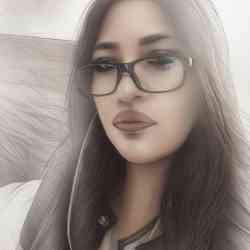 Single Arab woman in Dubai, United Arab Emirates, United Arab Emirates