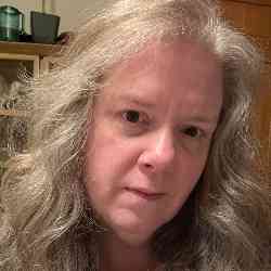 Single Arab woman in Portland, ME, United States