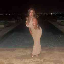 Single Arab woman in London, UK, United Kingdom