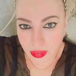 Single Arab woman in Madrid, España, Spain